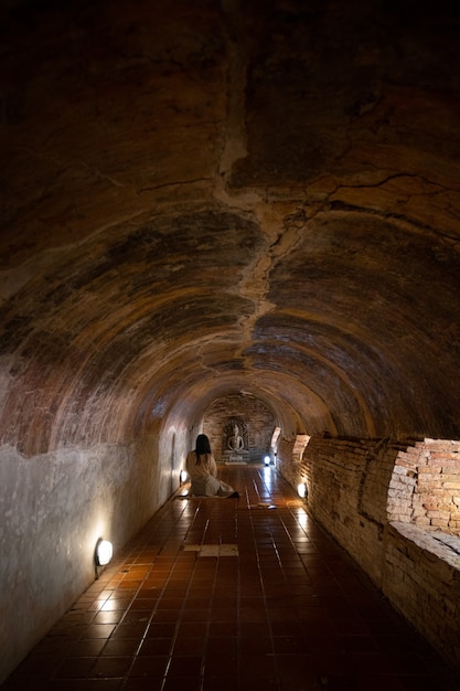 Questa è l'immagine di Wat Umong, tempio buddista a Chiang Mai, Thailandia