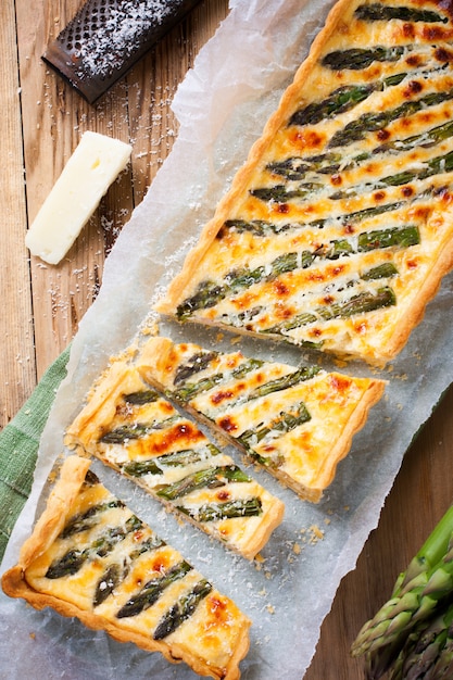 Quiche di asparagi con pecorino e pancetta