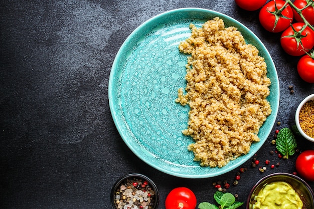 Quinoa cotta, porridge di cereali bollito