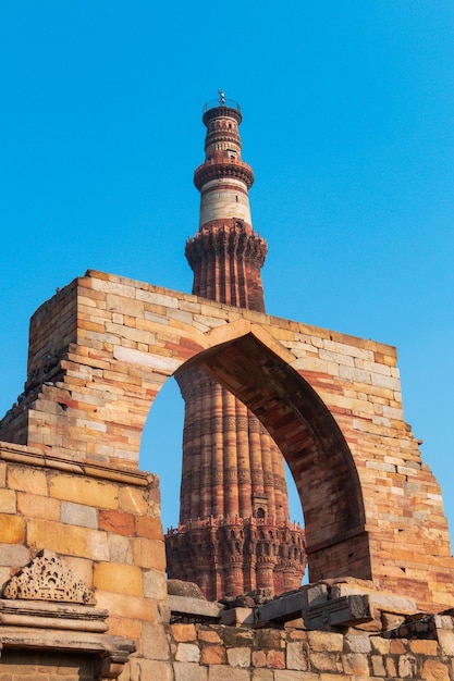 Qutub Minar Minaret un minareto più alto dell'India alto 73 m Un sito patrimonio mondiale dell'UNESCO