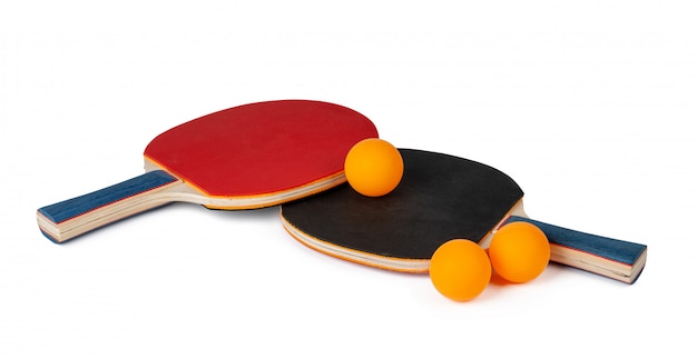 racchette di ping-pong isolate su bianco