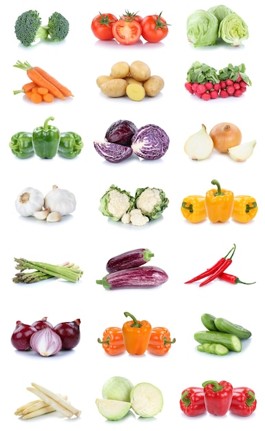 Raccolta di verdure carote pomodori cipolle patate peperone lattuga cibo vegetale isolato