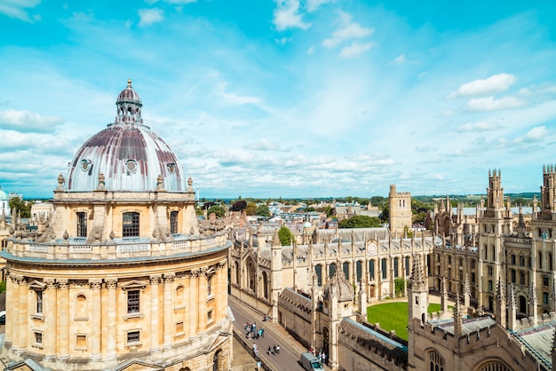 Radcliffe Camera e All Souls College all'università di Oxford. Oxford, Regno Unito