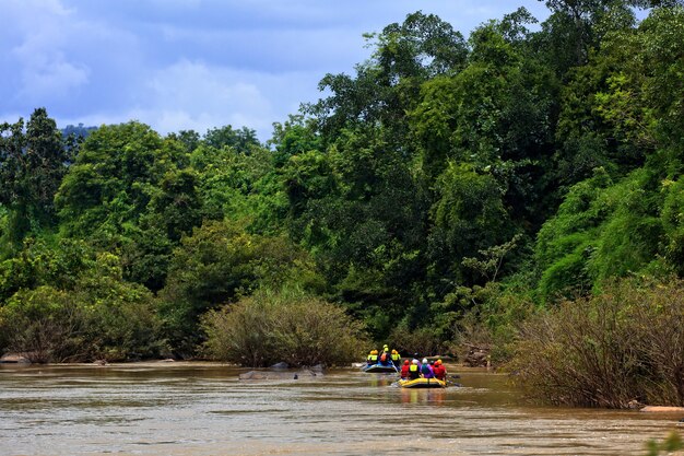 Rafting nel fiume Khek, nel nord della Thailandia