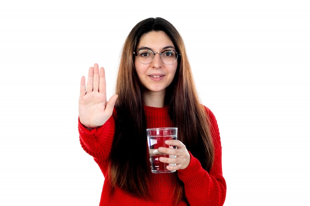 Ragazza bruna con gli occhiali