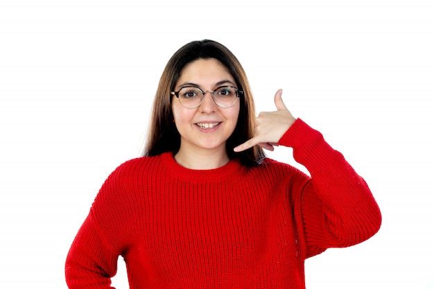 Ragazza bruna con gli occhiali