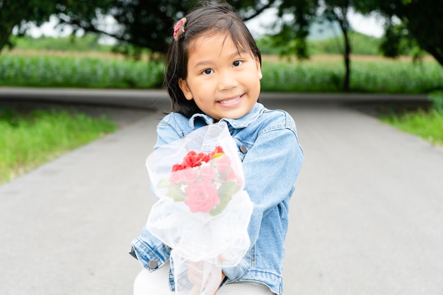 ragazza dai fiori