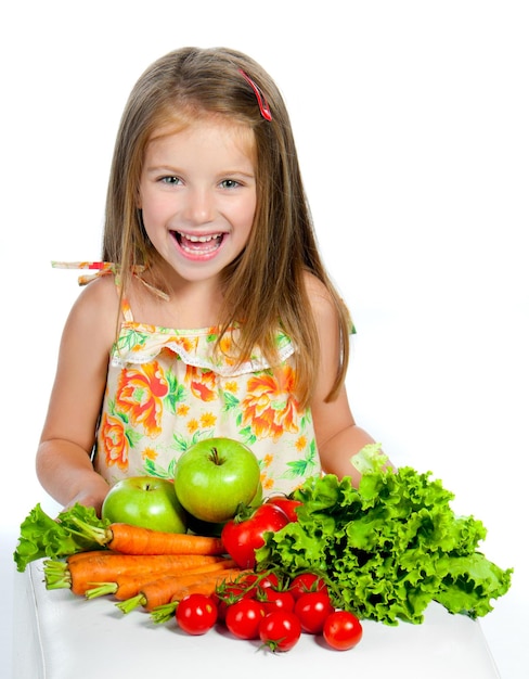 ragazza dolce con le verdure