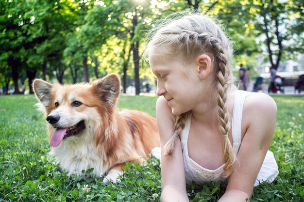 Ragazza e cane