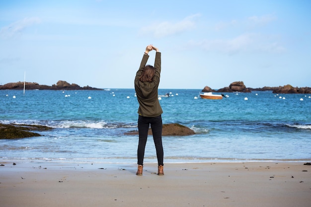 ragazza e il mare