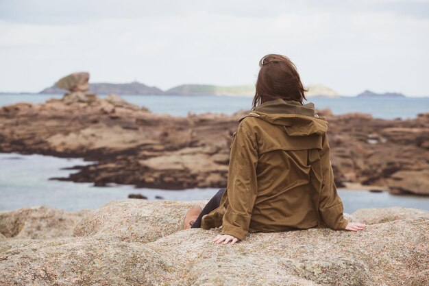 ragazza e il mare