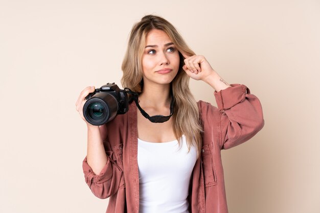 Ragazza giovane fotografo