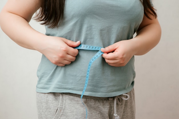 ragazza grassa sulla dieta