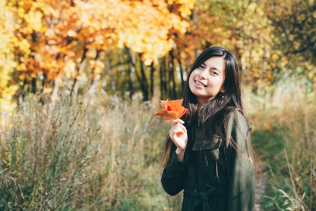 Ragazza in autunno