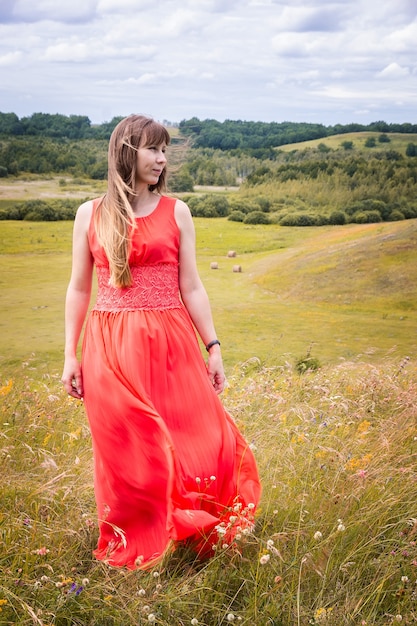 Ragazza in natura