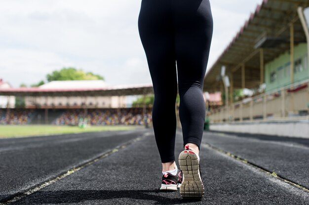 ragazza sportiva allo stadio