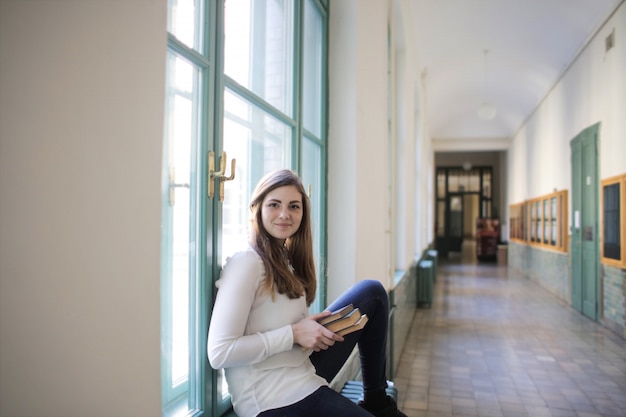 Ragazza studentessa all&#39;università