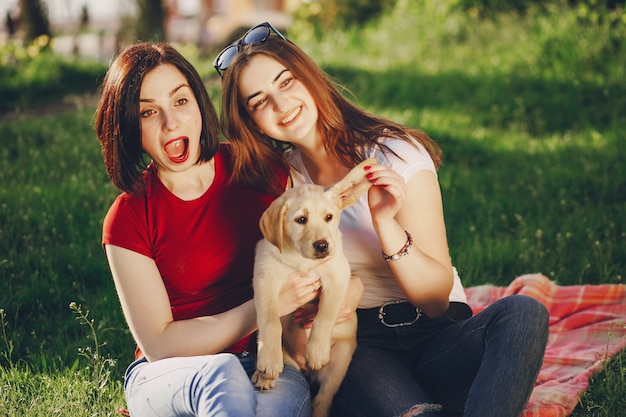 Ragazze con cane