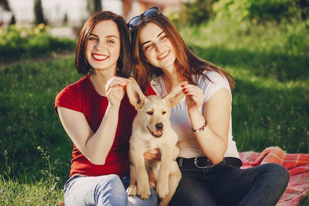 Ragazze con cane