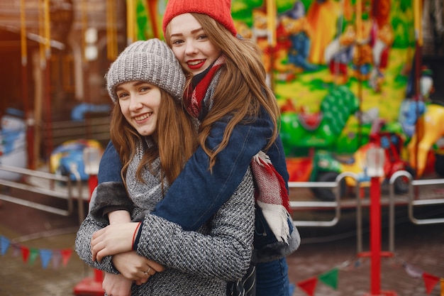 Ragazze in una città