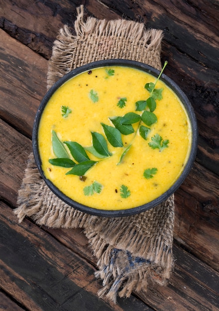 Rajasthani e cucina tradizionale gujarati kadhi