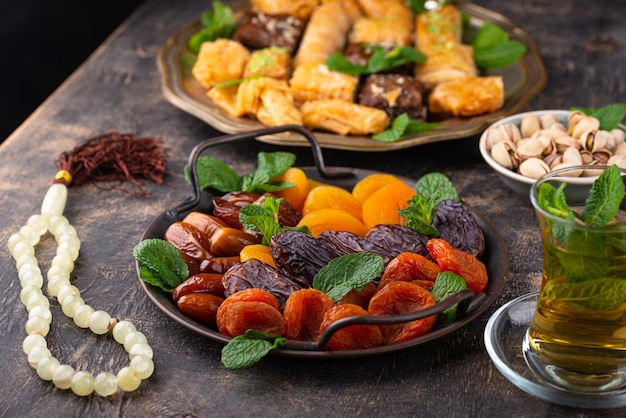 Ramadan iftar dessert tradizionali baklava e datteri