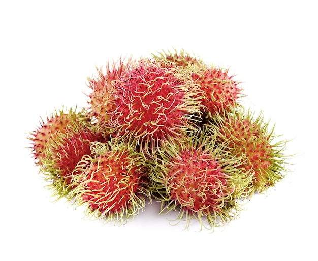 Rambutan o Semang su sfondo bianco