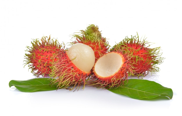 Rambutan sul muro bianco