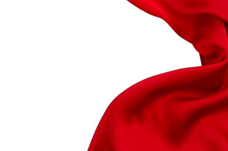 Foto raso rosso o tessuto di seta su sfondo bianco
