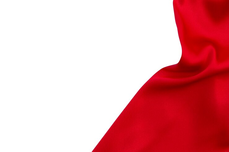 Foto raso rosso o tessuto di seta su sfondo bianco