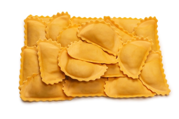 Ravioli crudi come sfondo Cibo italiano sano