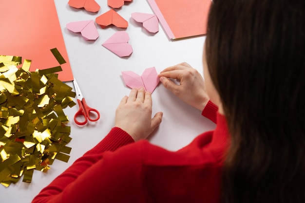 Realizzare cuori di origami per San Valentino Creazioni artigianali di carta con le tue mani