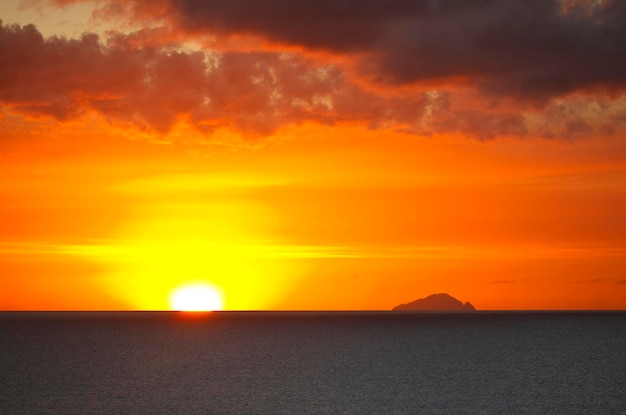 Redonda Con Tramonto Colorato Antigua