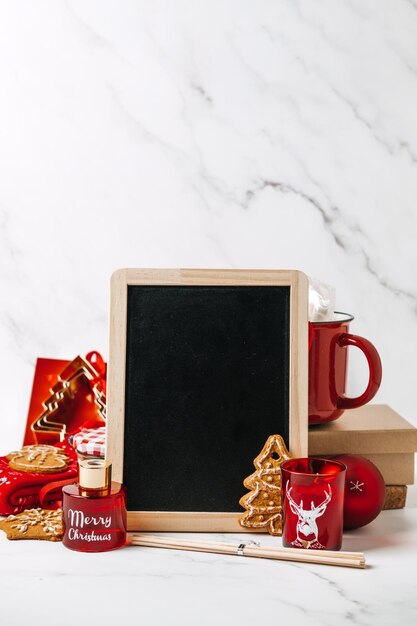 Regalo di Natale mockup banner web regalo di Natale per tutti bordo nero vuoto e rosso e marrone