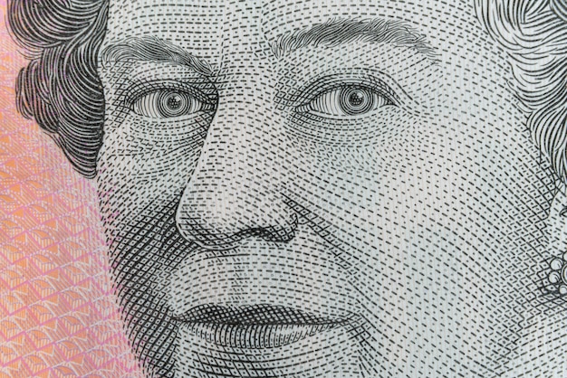 Regina Elisabetta II: colpo ultra macro sulla banconota da cinque dollari australiani.