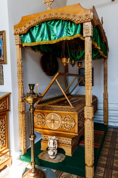 Reliquiario con parte della reliquia di Sant'Ilya Muromets nella Chiesa della Santissima Trinità nel villaggio Karacharovo vicino a Murom Russia