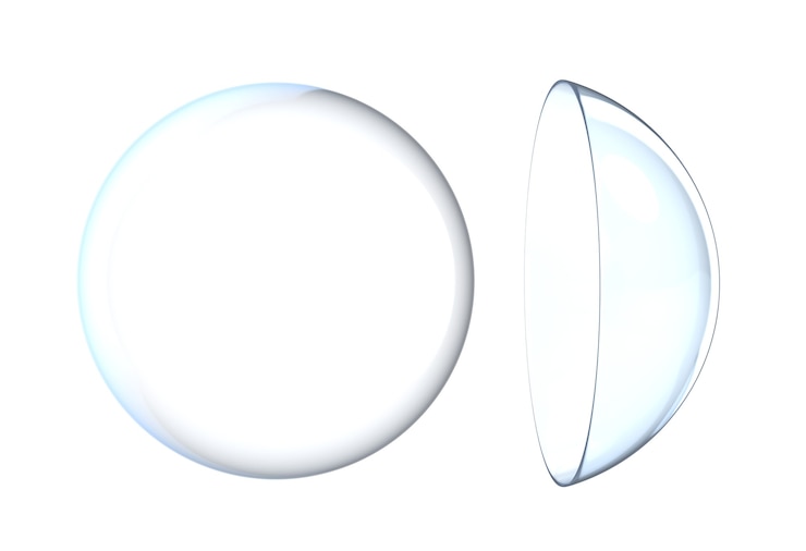 Foto rendering 3d di due lenti a contatto isolate su bianco