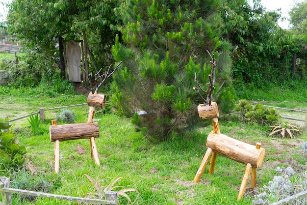 Renna in legno artigianale per decorazioni natalizie