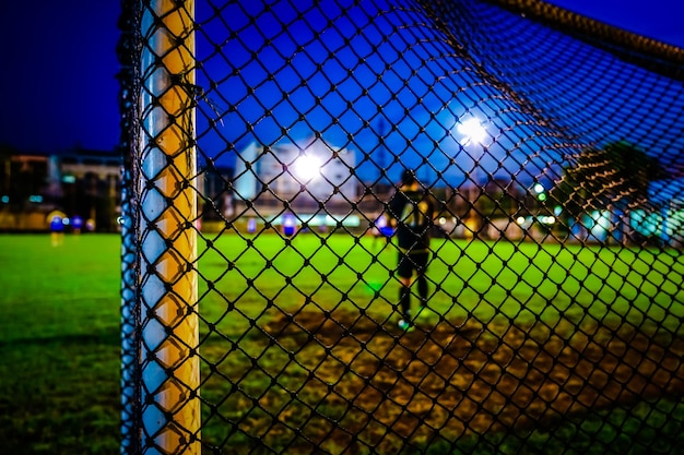 Rete da calcio con sfondo sfocato