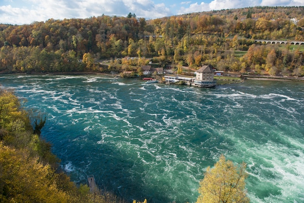 Rheinfall in autunno, la cascata più grande d&#39;Europa