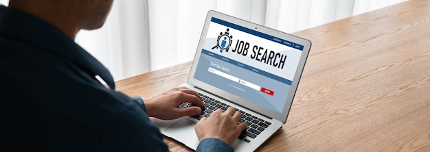 Ricerca di posti di lavoro online su un sito web di moda per i lavoratori per cercare opportunità di lavoro sulla rete internet di reclutamento