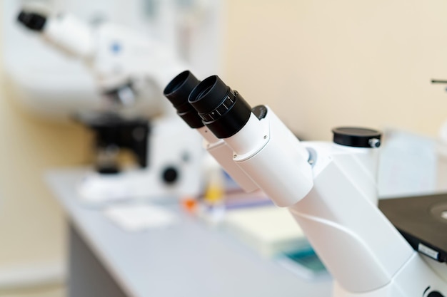 Ricerca professionale di biotecnologie Tecnologie moderne del microscopio da laboratorio