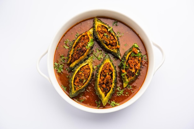 Ricetta Bharwa Karela masala o curry di melone amaro ripieno