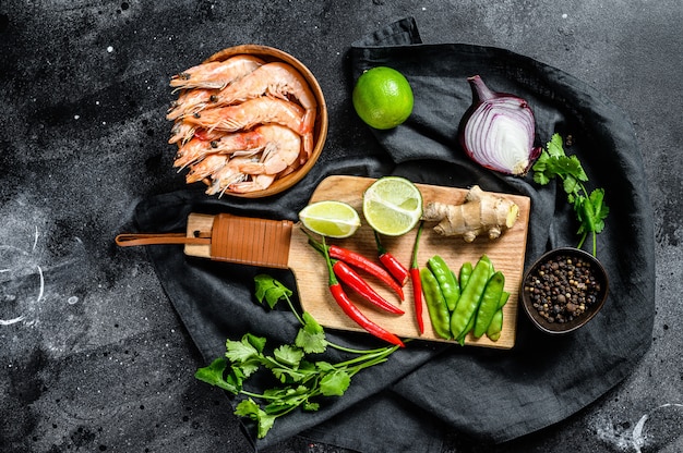 Ricetta e ingredienti Tom Kha Gai. Minestra di pollo tailandese del galanga in latte di cocco.