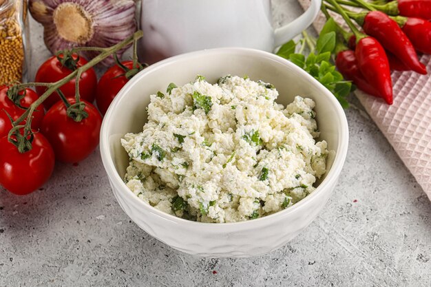 Ricotta con crema spalmabile alle erbe verdi