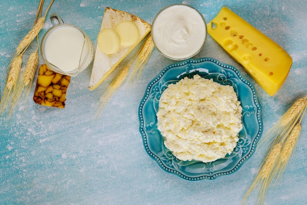 Ricotta fatta in casa con latte e grano