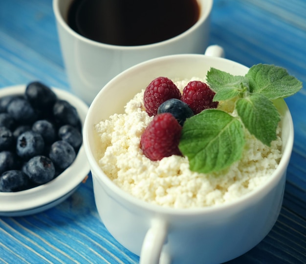 Ricotta russa con frutti di bosco e mirtilli alla menta e caffè