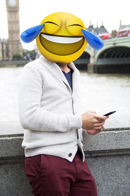 Ridere emoji a Londra