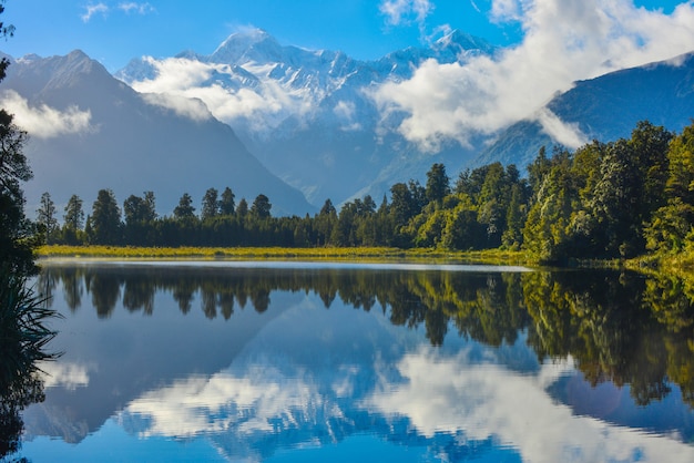 Riflessione del lago Matheson, isola del sud della Nuova Zelanda