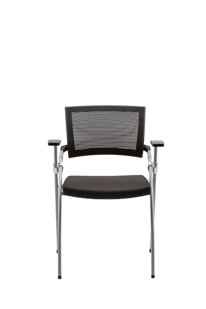 Ripresa verticale di una sedia da ufficio con braccioli regolabili su sfondo isolato